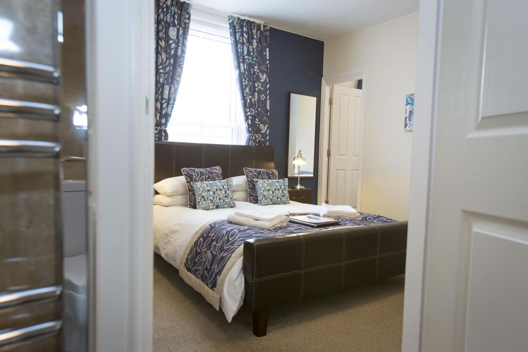 Rosslyn House * Whitby